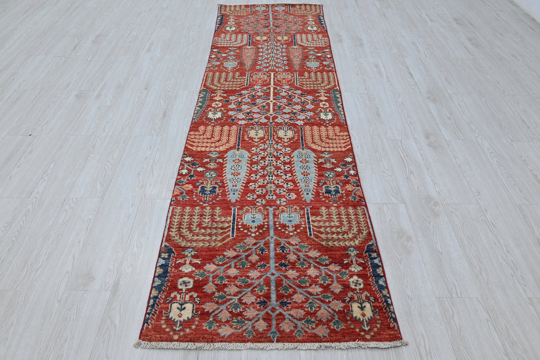red Runner rug 2' 7" x 9' 8"