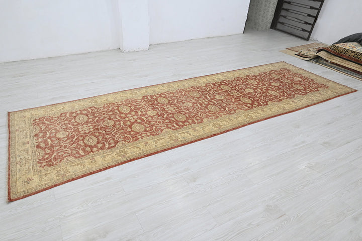 red Runner rug 3' 10" x 13' 5"