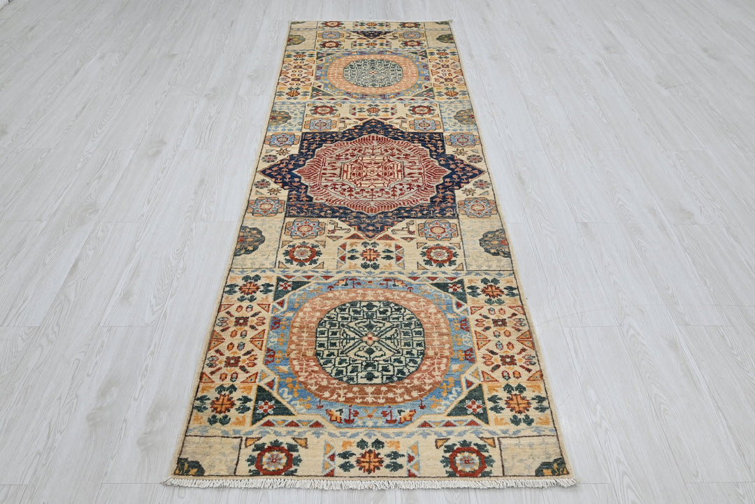 white Runner rug 2' 9" x 8' 10"