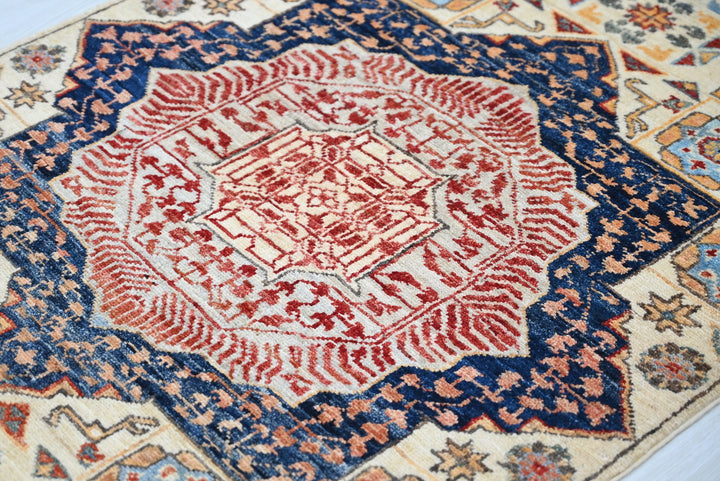white Runner rug 2' 9" x 8' 10"