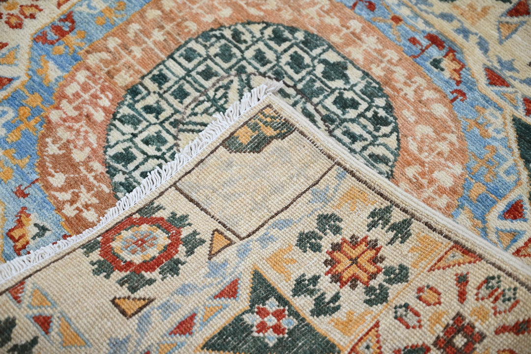 white Runner rug 2' 9" x 8' 10"