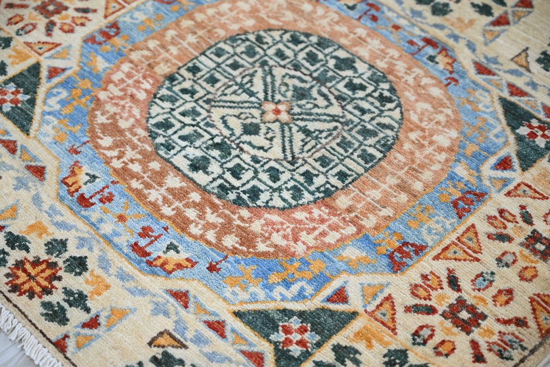 white Runner rug 2' 9" x 8' 10"