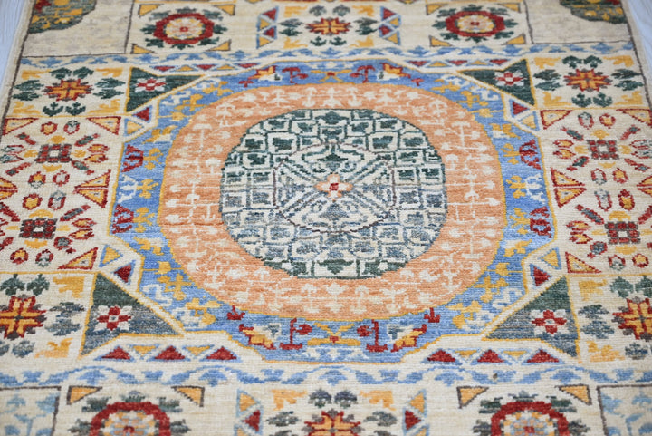 white Runner rug 2' 9" x 8' 10"