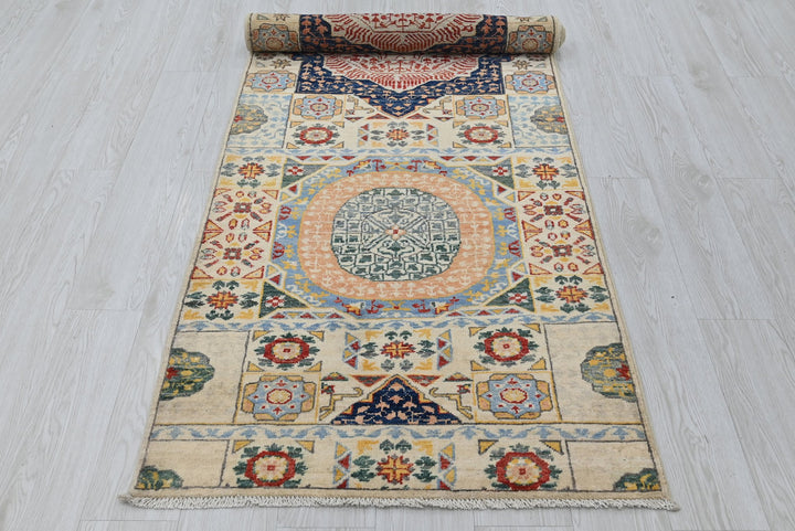 white Runner rug 2' 9" x 8' 10"