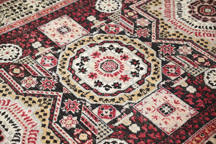 black Medium rug 4' 1" x 9' 1"