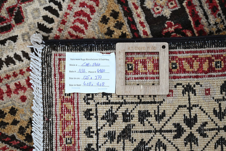 black Medium rug 4' 1" x 9' 1"