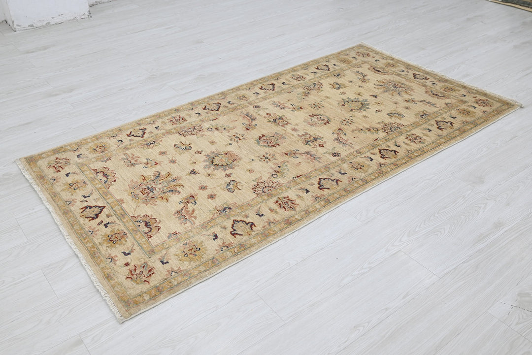 brown Accent rug 3' 3" x 6' 4"