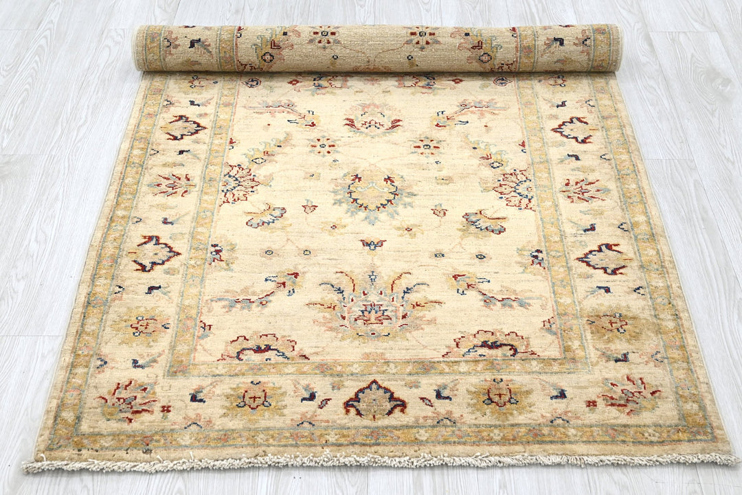 brown Accent rug 3' 3" x 6' 4"