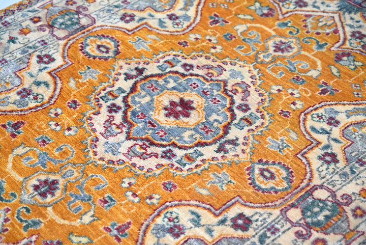 orange Accent rug 3' 3" x 4' 11"