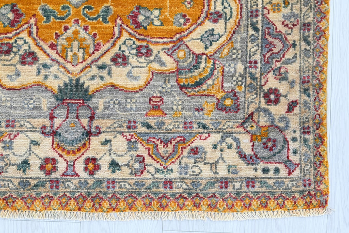 orange Accent rug 3' 3" x 4' 11"