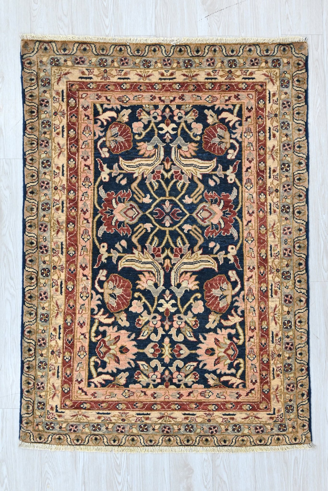 blue Accent rug 3' 5" x 4' 10"