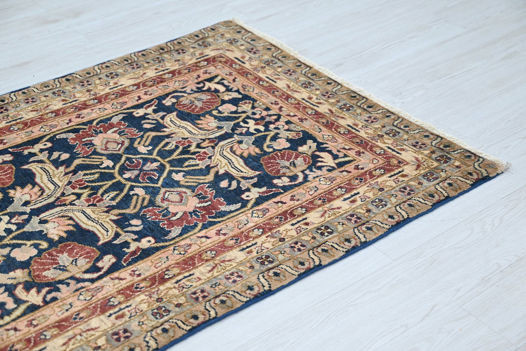 blue Accent rug 3' 5" x 4' 10"
