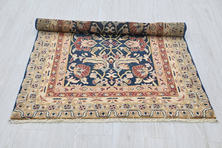 blue Accent rug 3' 5" x 4' 10"