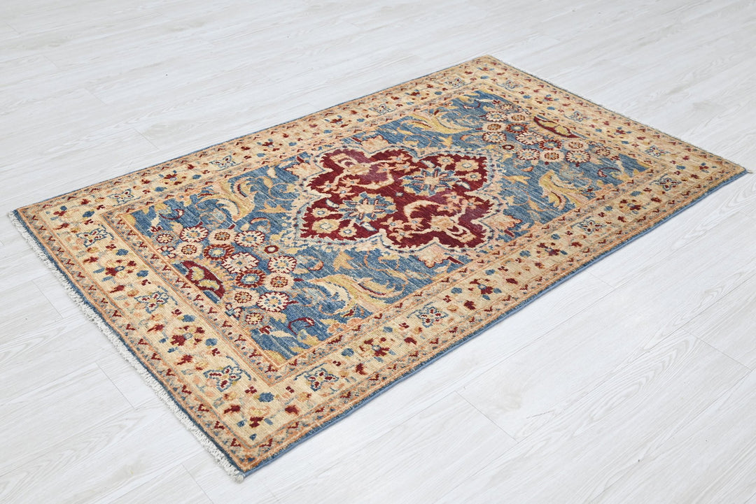 blue Accent rug 3' 0" x 4' 10"