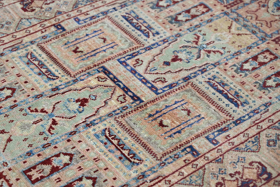 brown Accent rug 3' 2" x 4' 10"