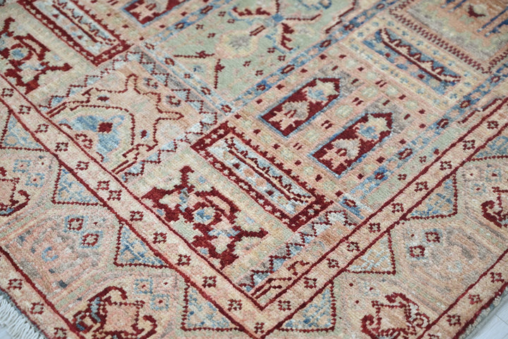 brown Accent rug 3' 2" x 4' 10"