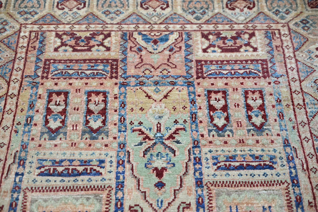 brown Accent rug 3' 2" x 4' 10"