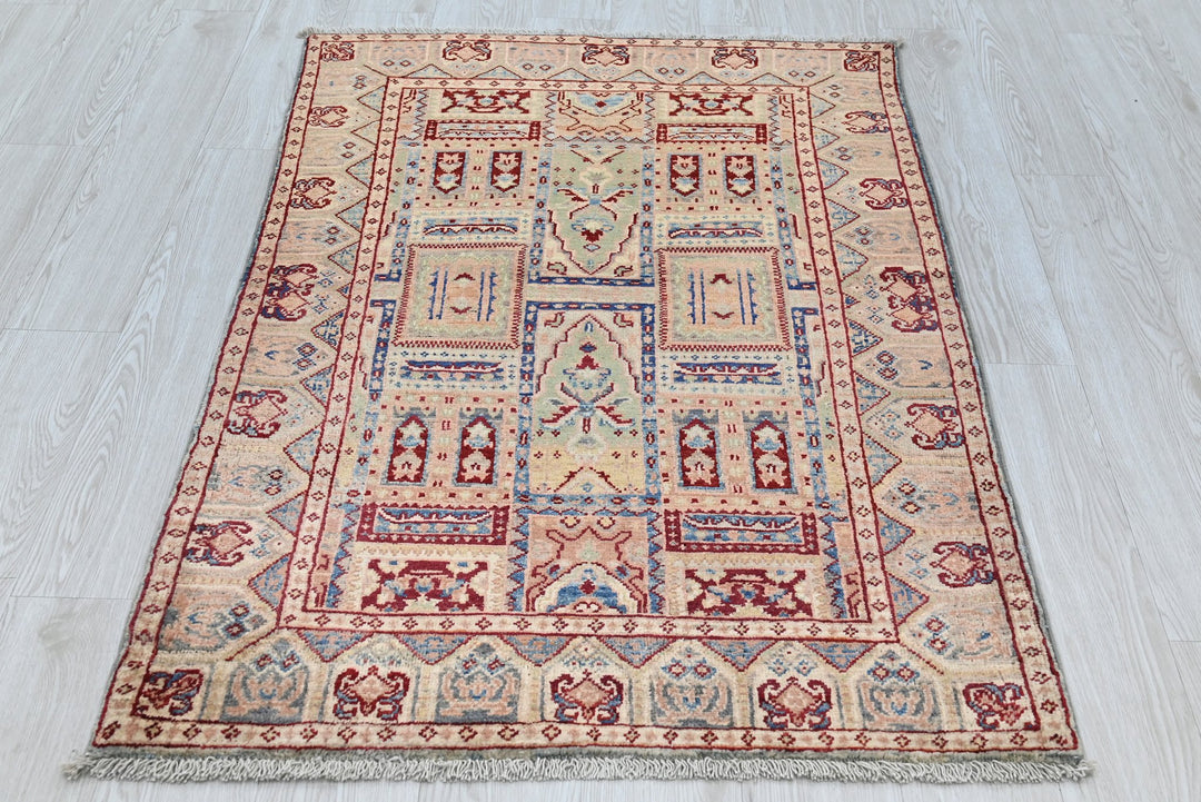brown Accent rug 3' 2" x 4' 10"