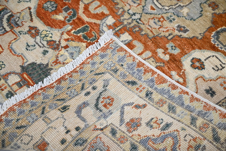 white Accent rug 3' 1" x 4' 8"