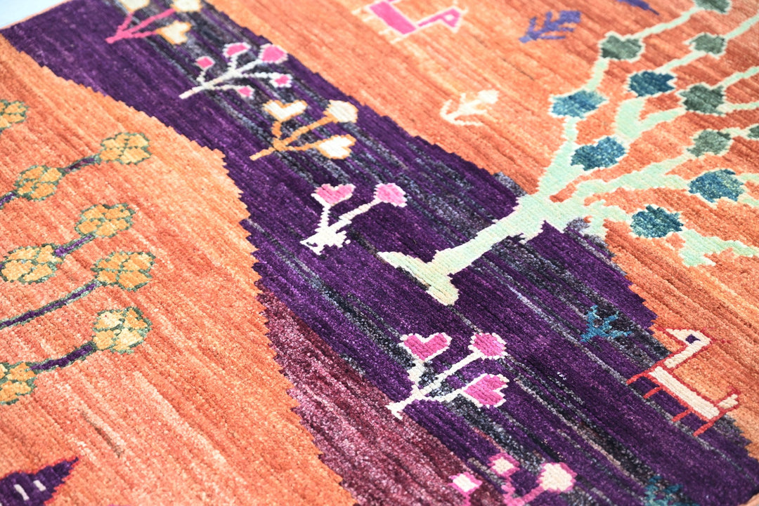 orange Accent rug 2' 10" x 4' 9"