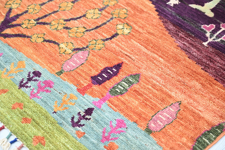 orange Accent rug 2' 10" x 4' 9"