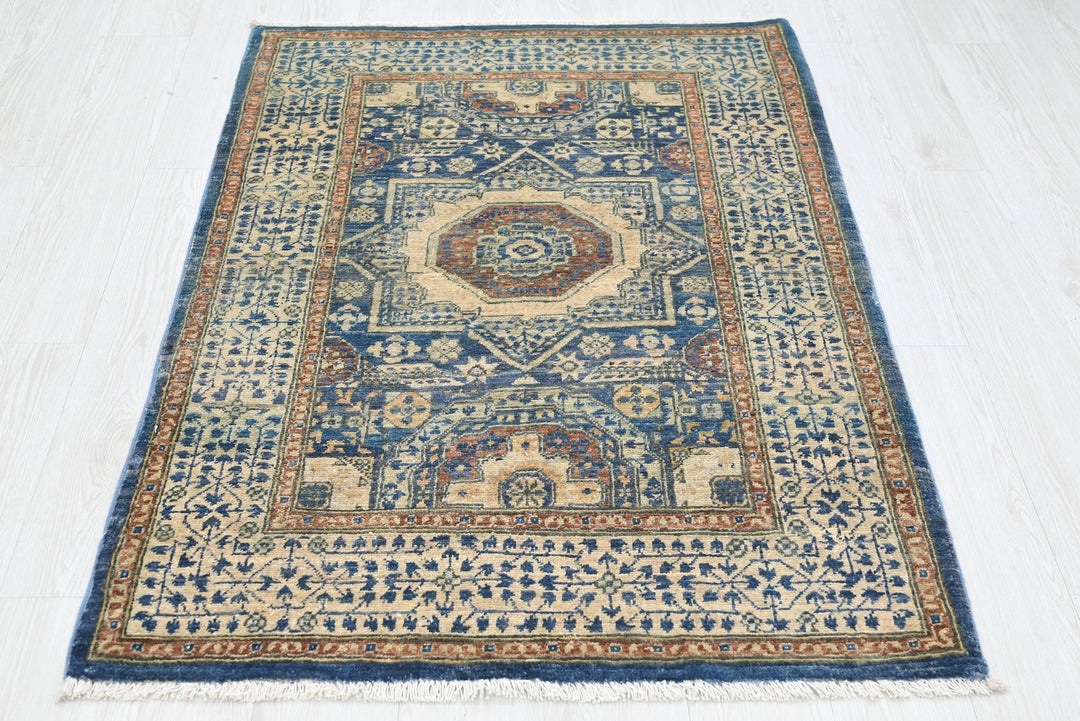 blue Accent rug 3' 4" x 5' 1"