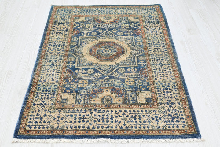 blue Accent rug 3' 4" x 5' 1"