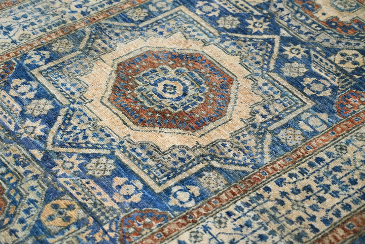 blue Accent rug 3' 4" x 5' 1"