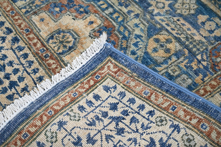 blue Accent rug 3' 4" x 5' 1"