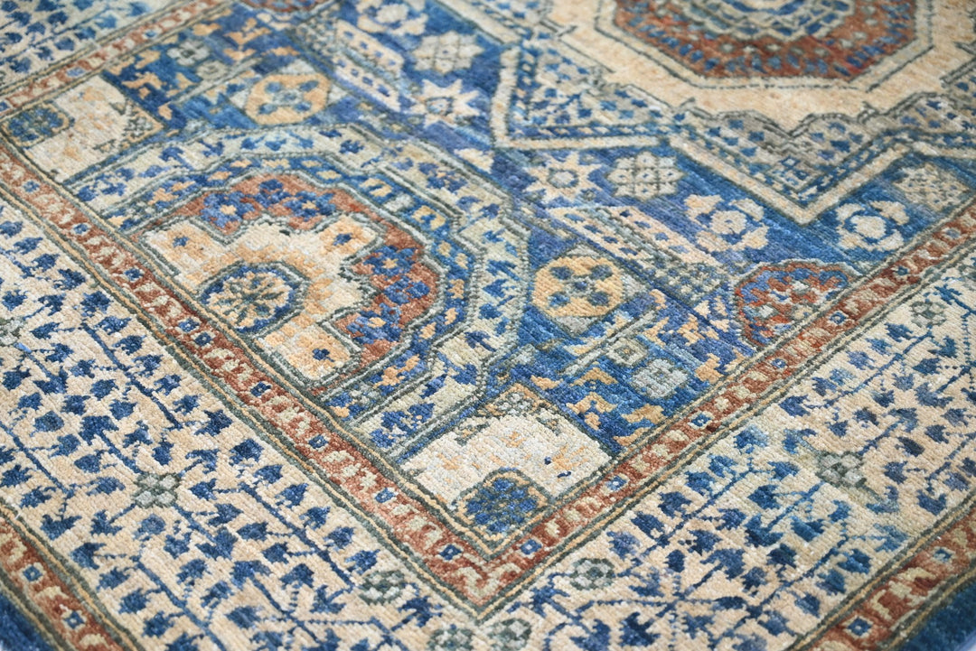blue Accent rug 3' 4" x 5' 1"