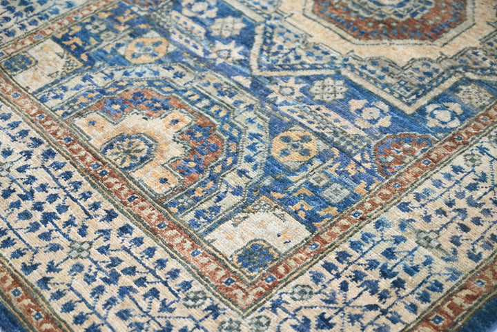 blue Accent rug 3' 4" x 5' 1"