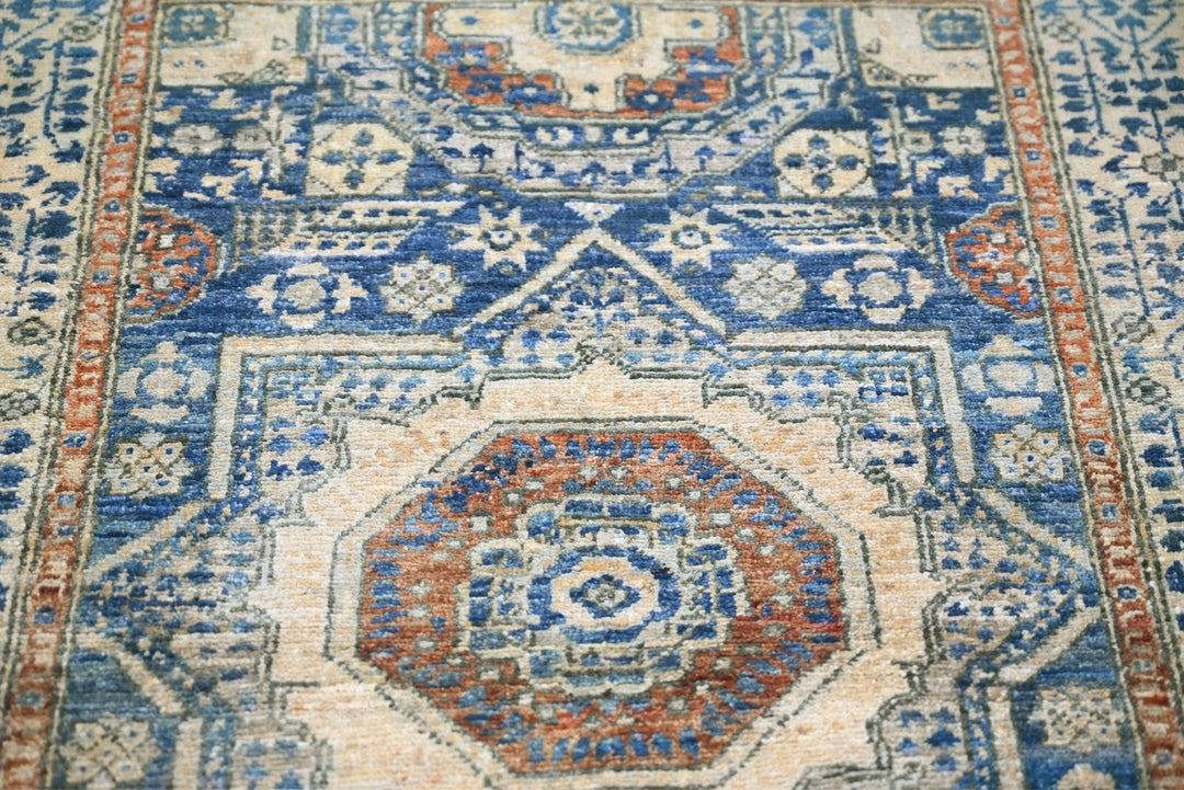 blue Accent rug 3' 4" x 5' 1"