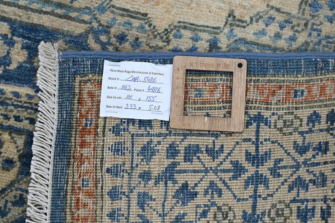 blue Accent rug 3' 4" x 5' 1"