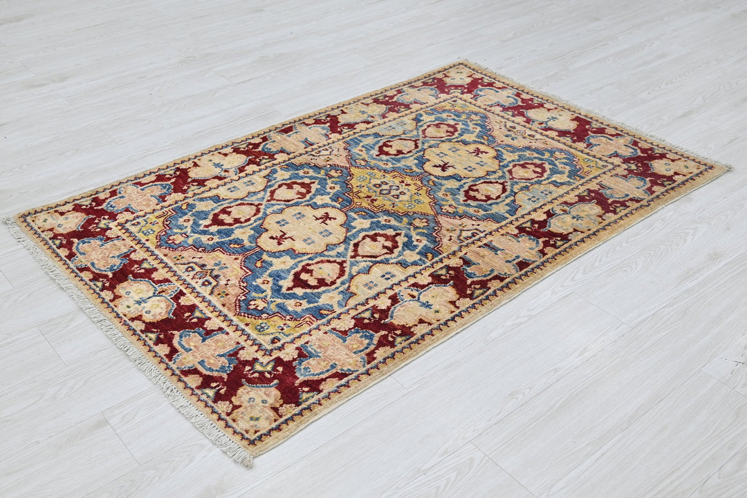red Accent rug 3' 2" x 4' 10"
