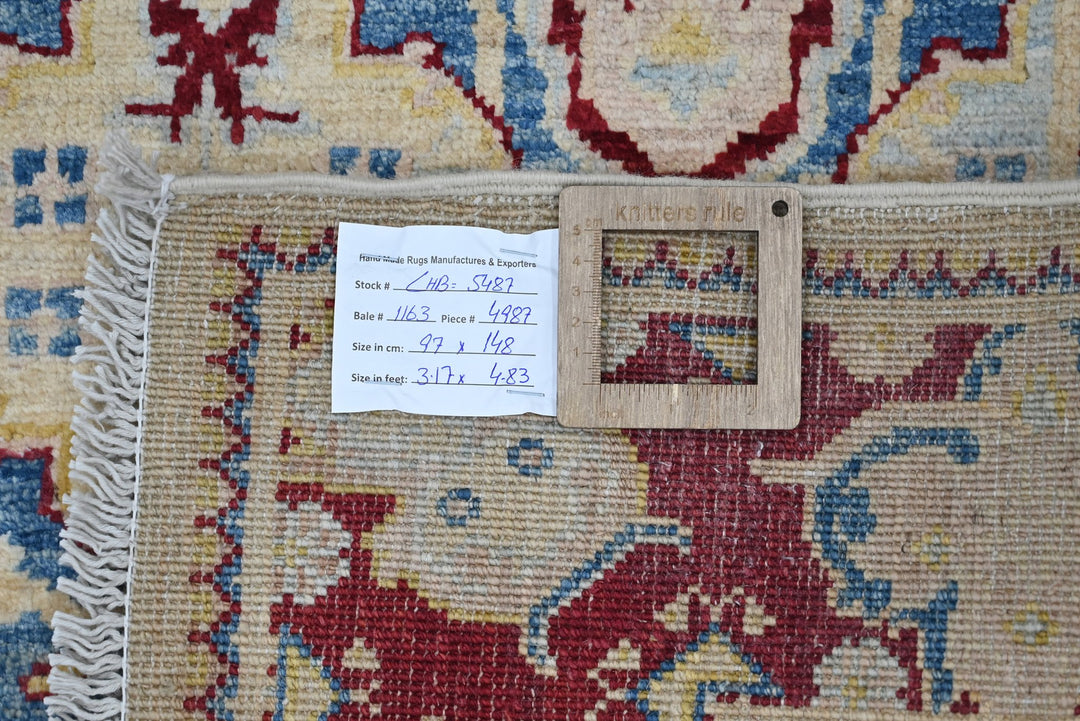 red Accent rug 3' 2" x 4' 10"