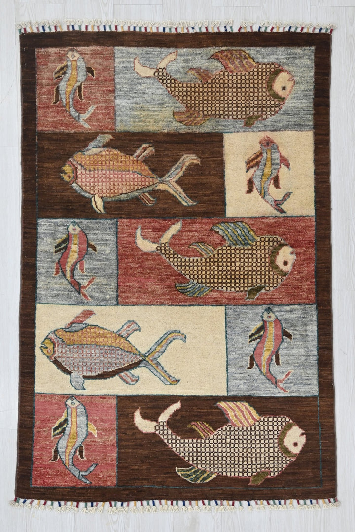 brown Accent rug 3' 1" x 5' 0"