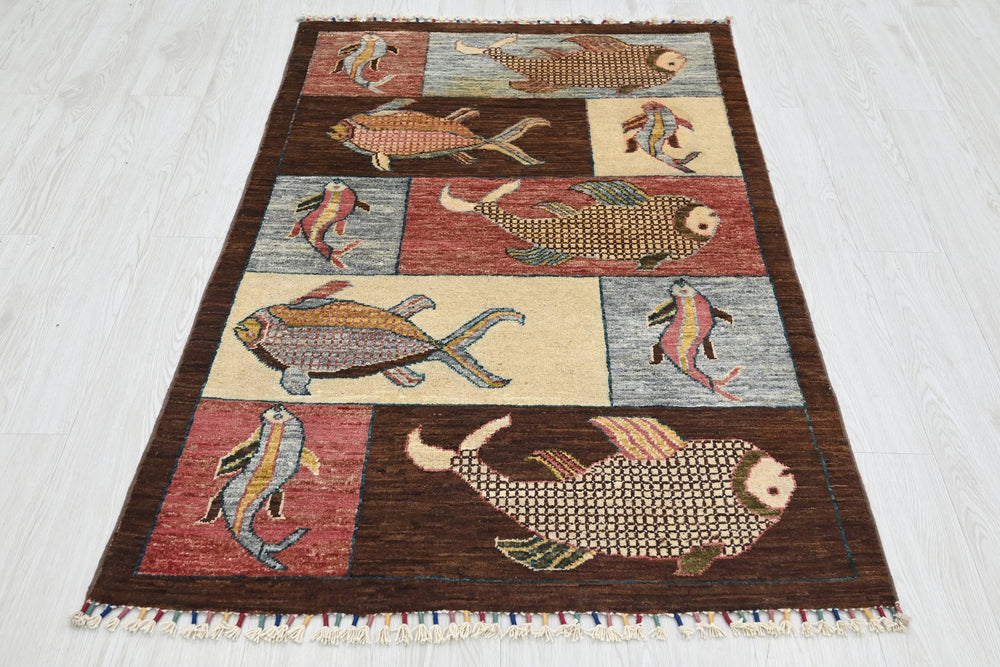 brown Accent rug 3' 1" x 5' 0"