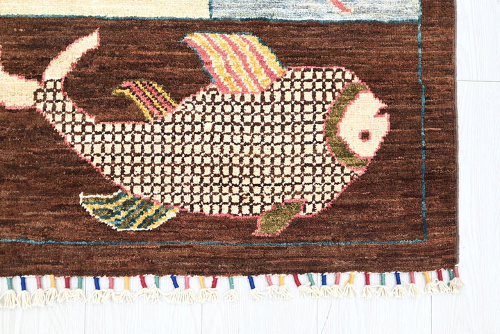 brown Accent rug 3' 1" x 5' 0"