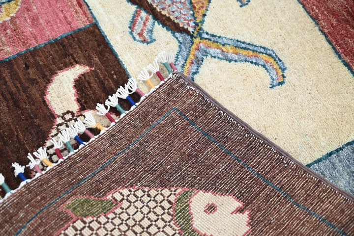 brown Accent rug 3' 1" x 5' 0"