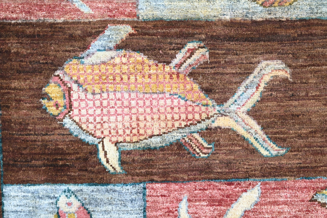 brown Accent rug 3' 1" x 5' 0"