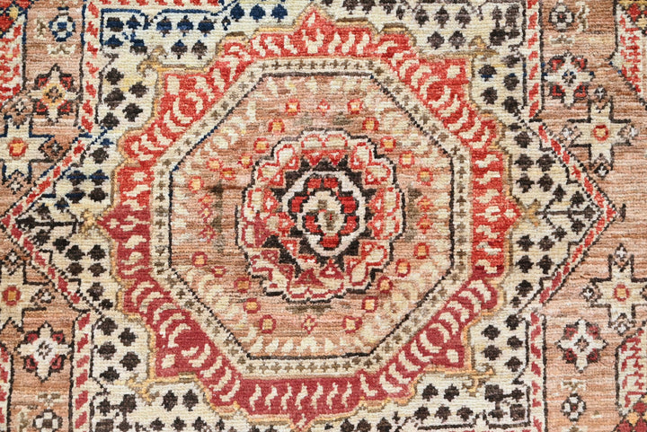 brown Accent rug 3' 4" x 4' 10"