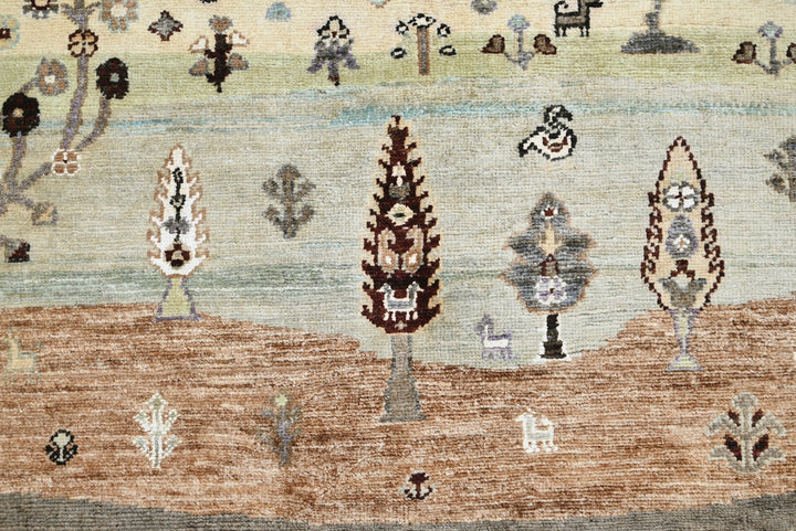 black Accent rug 3' 5" x 4' 9"