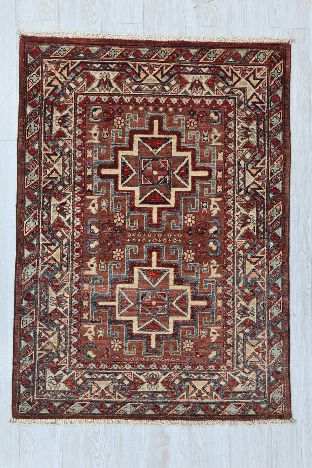 brown Accent rug 3' 3" x 4' 9"