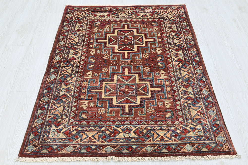brown Accent rug 3' 3" x 4' 9"
