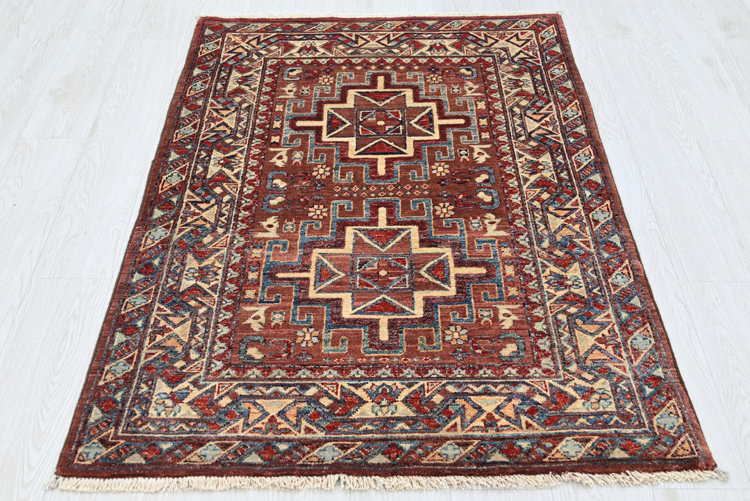 brown Accent rug 3' 3" x 4' 9"
