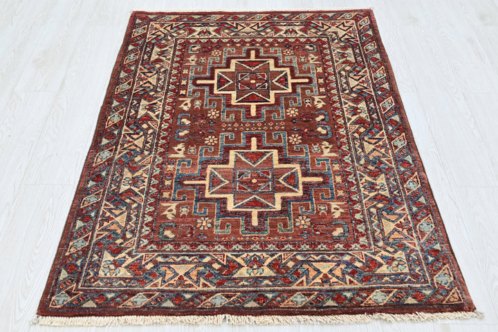 brown Accent rug 3' 3" x 4' 9"