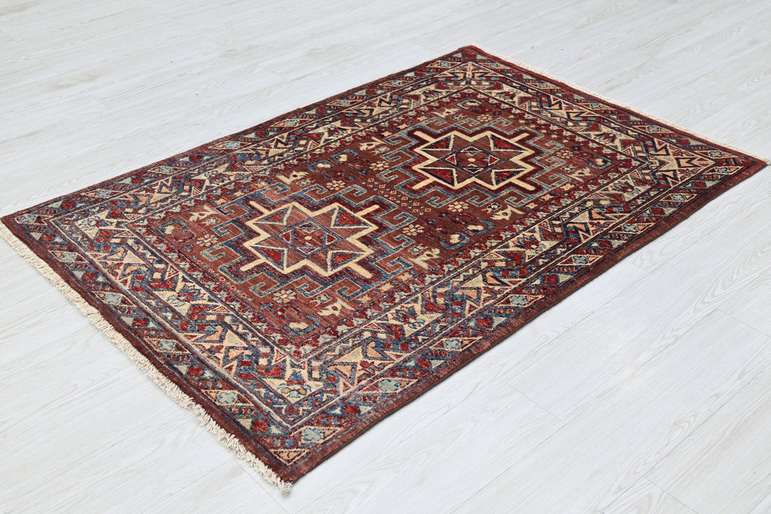 brown Accent rug 3' 3" x 4' 9"