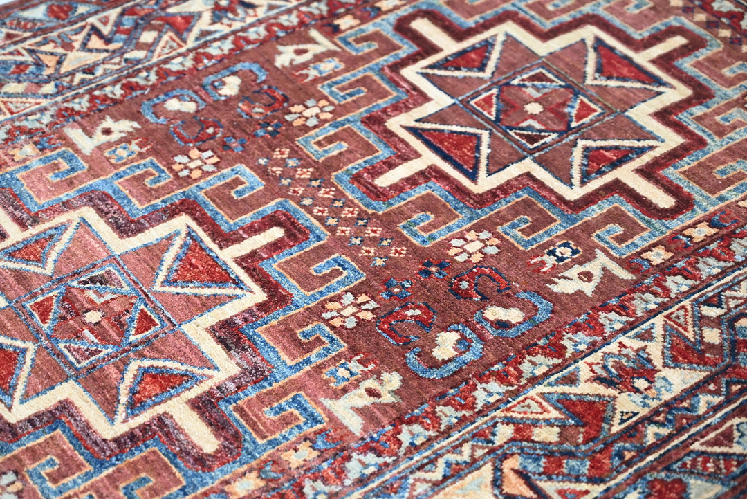 brown Accent rug 3' 3" x 4' 9"