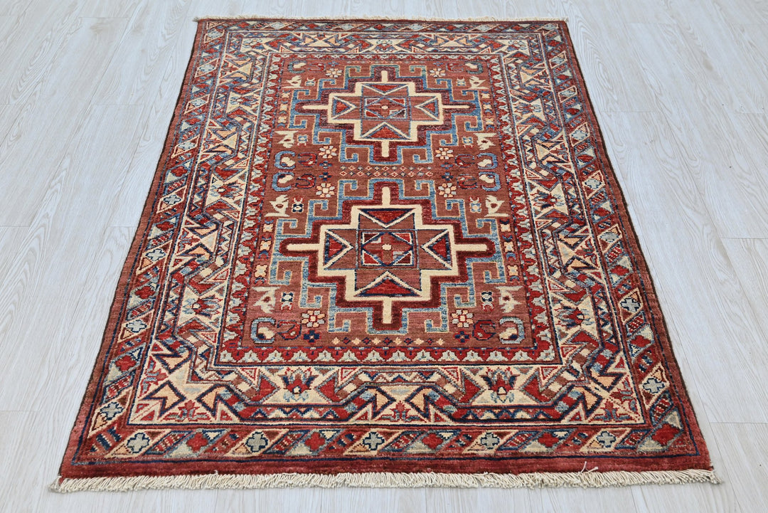 brown Accent rug 3' 3" x 4' 9"