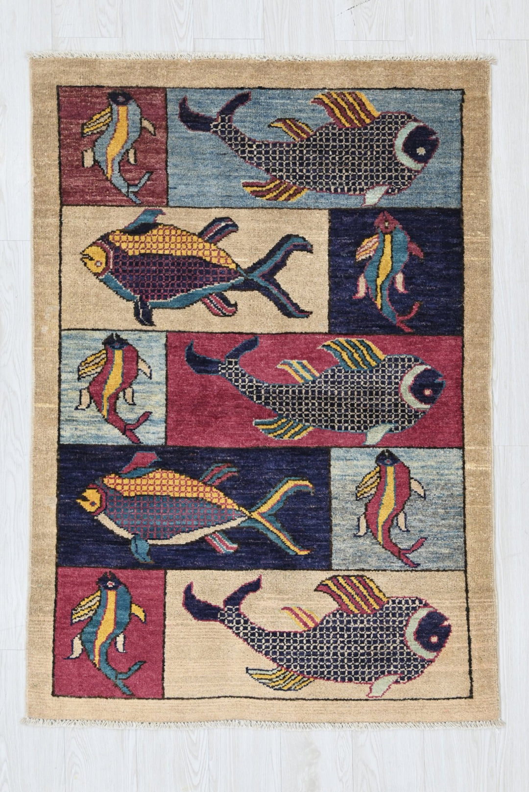brown Accent rug 3' 2" x 4' 10"